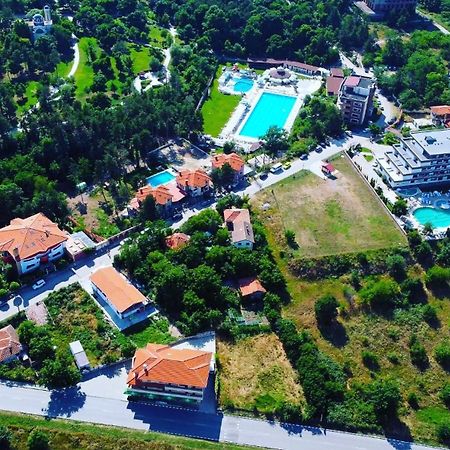 D Villa ミネラルニ・バニ エクステリア 写真