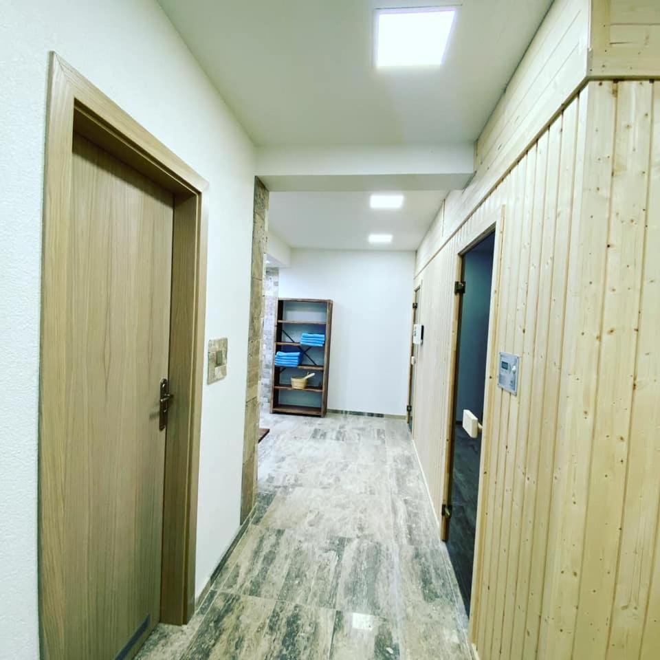 D Villa ミネラルニ・バニ エクステリア 写真
